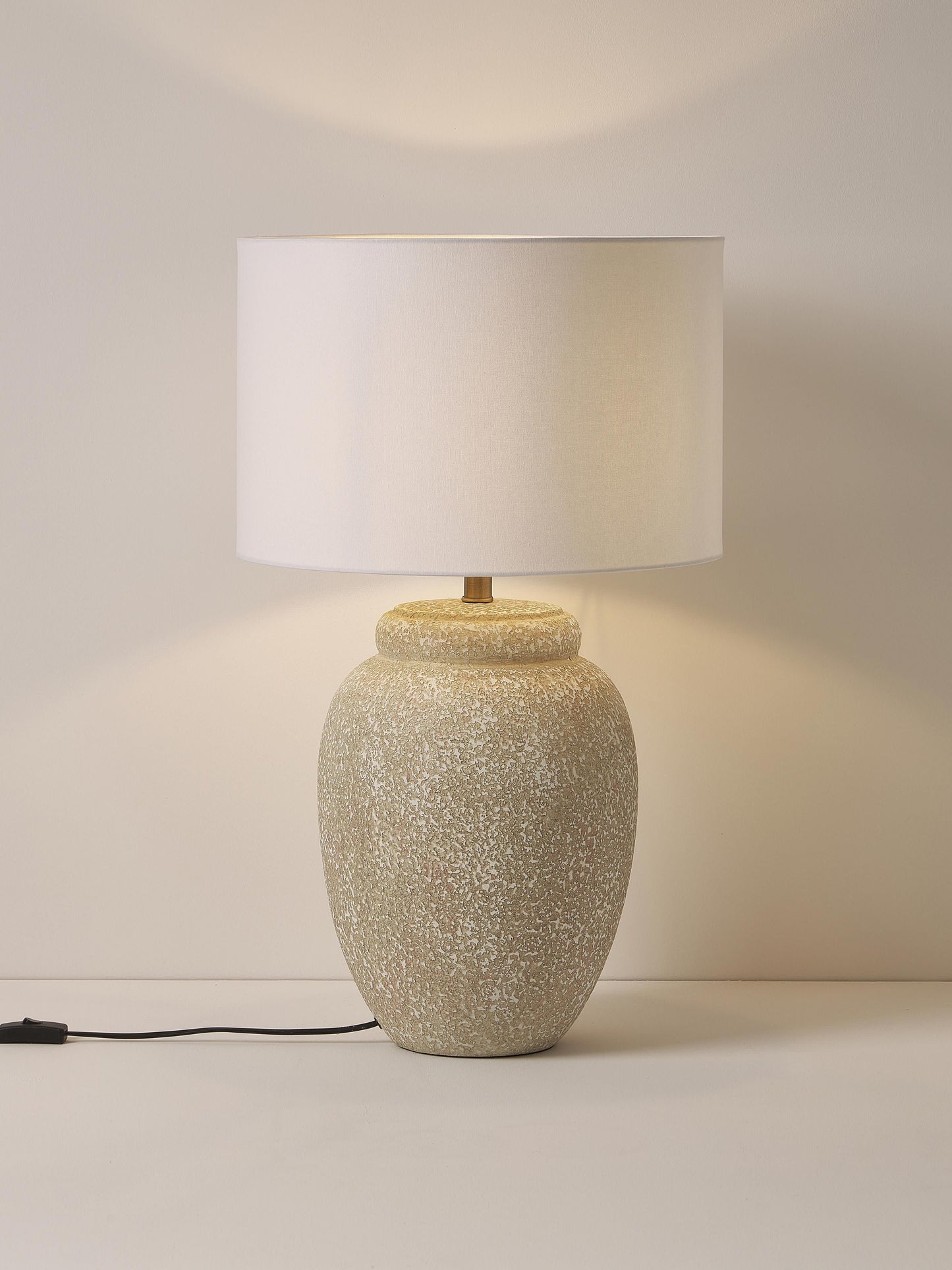 Lampada da tavolo grande con base in ceramica Bodhi